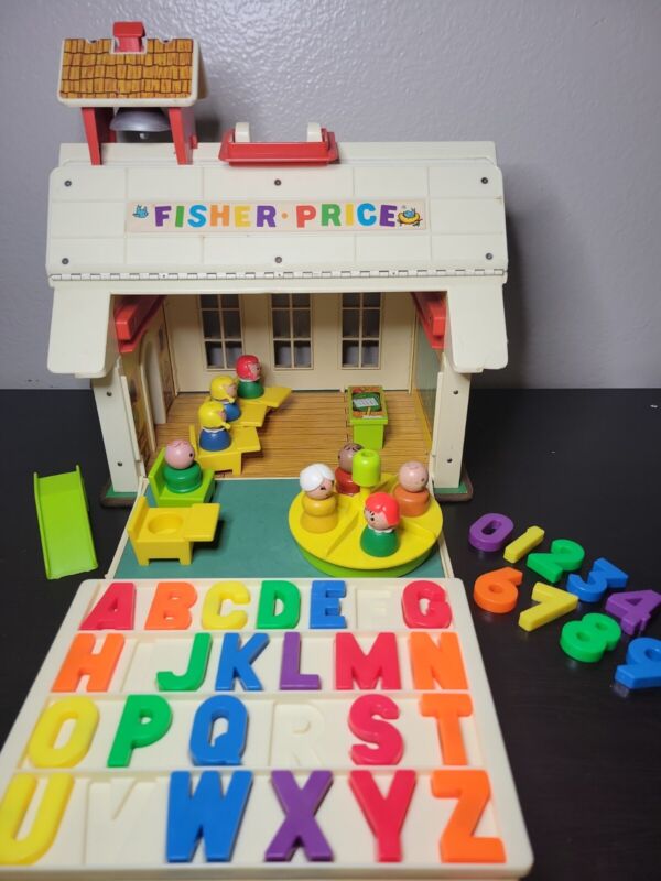 VINTAGE FISHER PRICE LITTLE PEOPLE #923 PLAY SCHOOL 1971 A lot of Accessories 