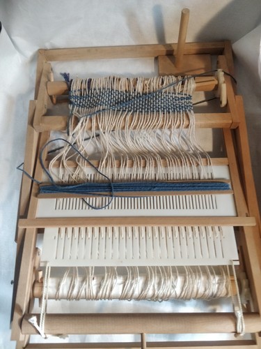 Schacht Spindle Company Cricket  Wooden portable folding table Weaving Loom 10