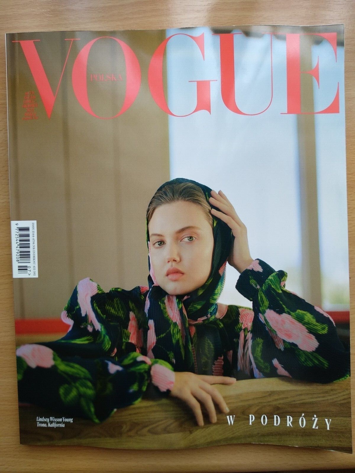 女性情報誌 Vogue Poland Magazine March 2022 女性情報誌 Vogue Poland Magazine March 2022 女性情報誌 Vogue