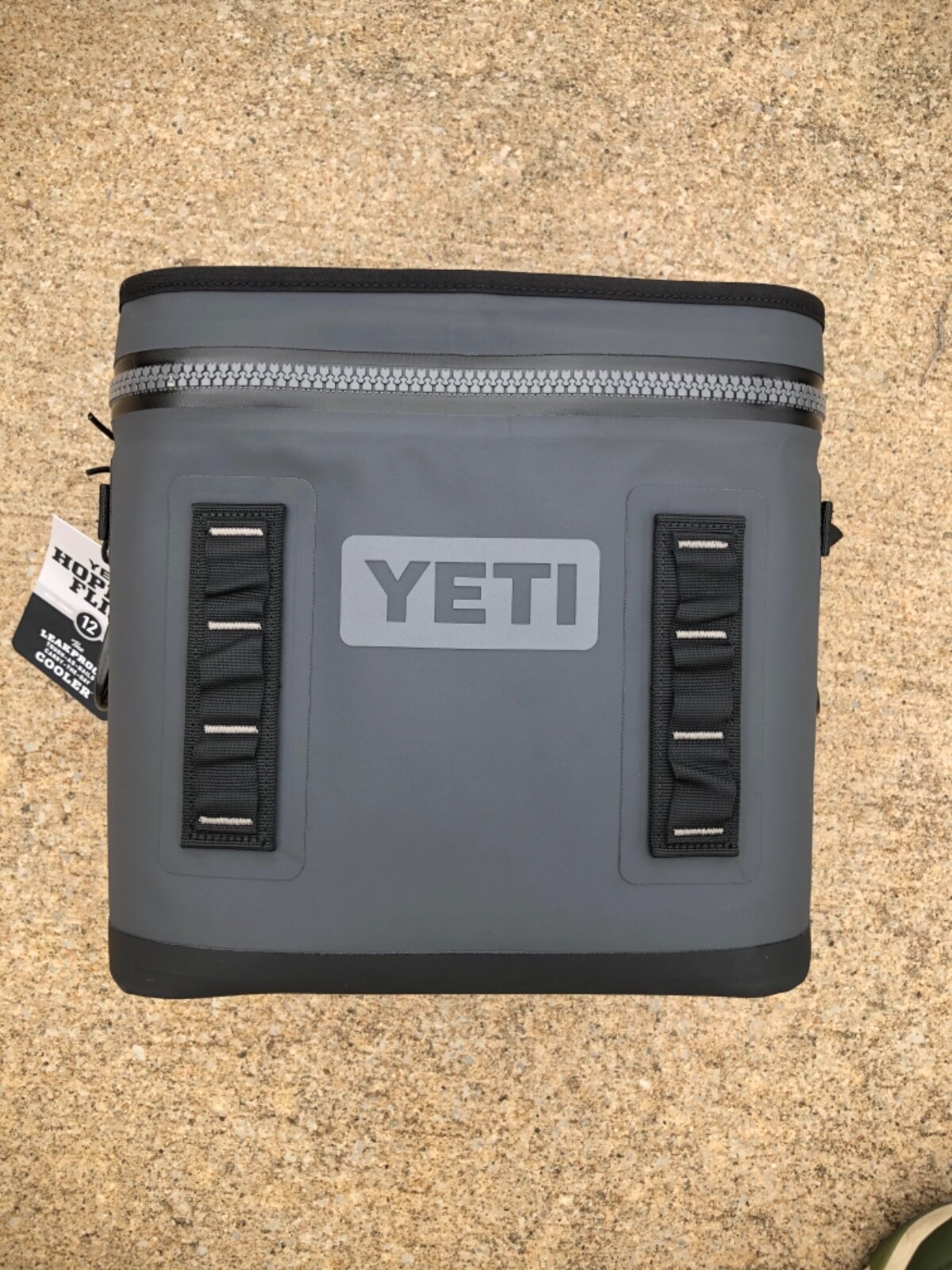 Yeti Hopper Flip 12 Soft Shell Cooler! Brand New With Tags! Charcoal!の
