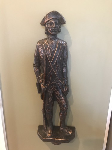 VINTAGE DART IND REVOLUTIONARY WAR SOLDIER PLAQUE, 1971