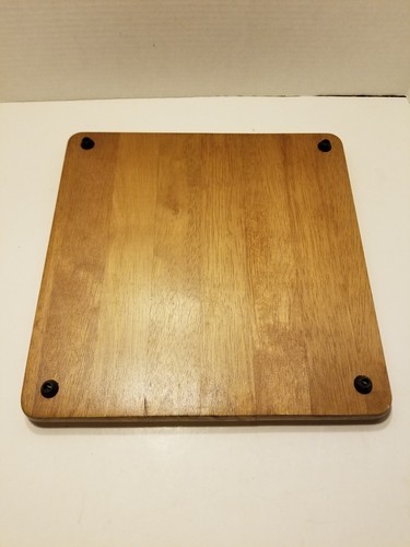 International Heartland Wooden Trivit