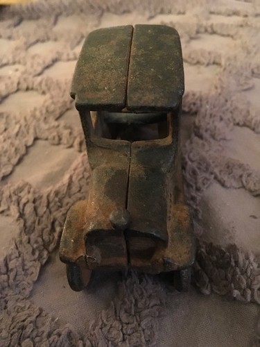 ANTIQUE CAST IRON CAR  4