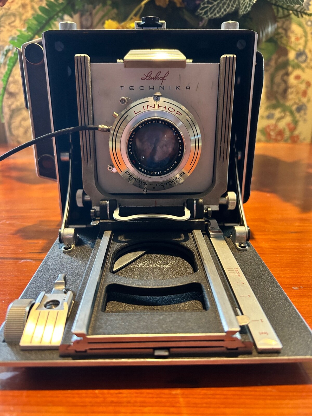 LINHOF TECHNIKA リンホフ　テヒニカ　1:6.8/90 Linhof Master Technika Gold 4x5 View 50 Jahre / Year