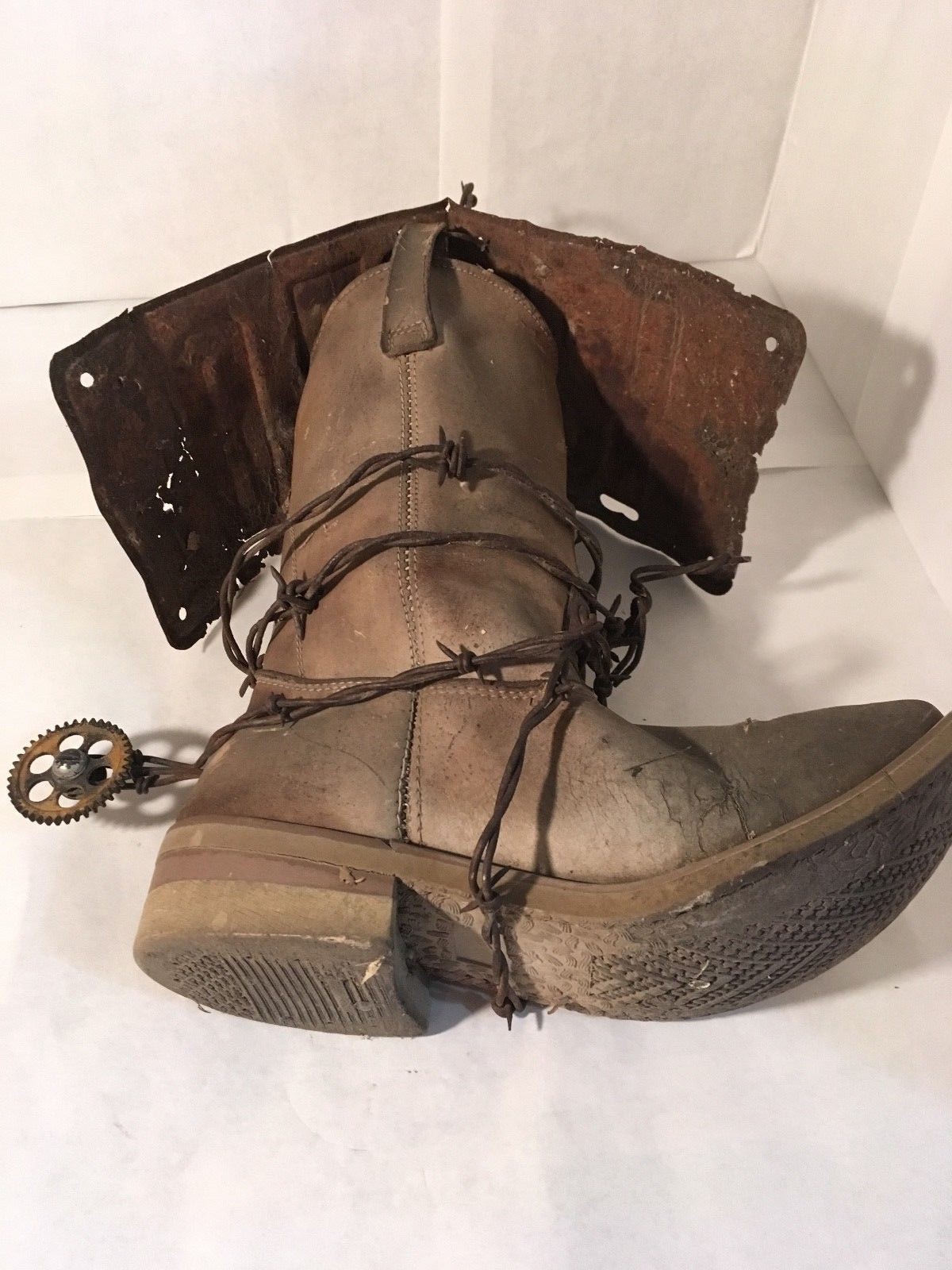 Cowboy Boot Birdhouse Recycled Leather Boot With Barbed 1922 License Plate Roof