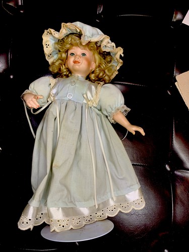 * antique doll ୨୧ ストローハットの ペグドールさん antique doll ୨୧ ストローハットの ペグドールさん