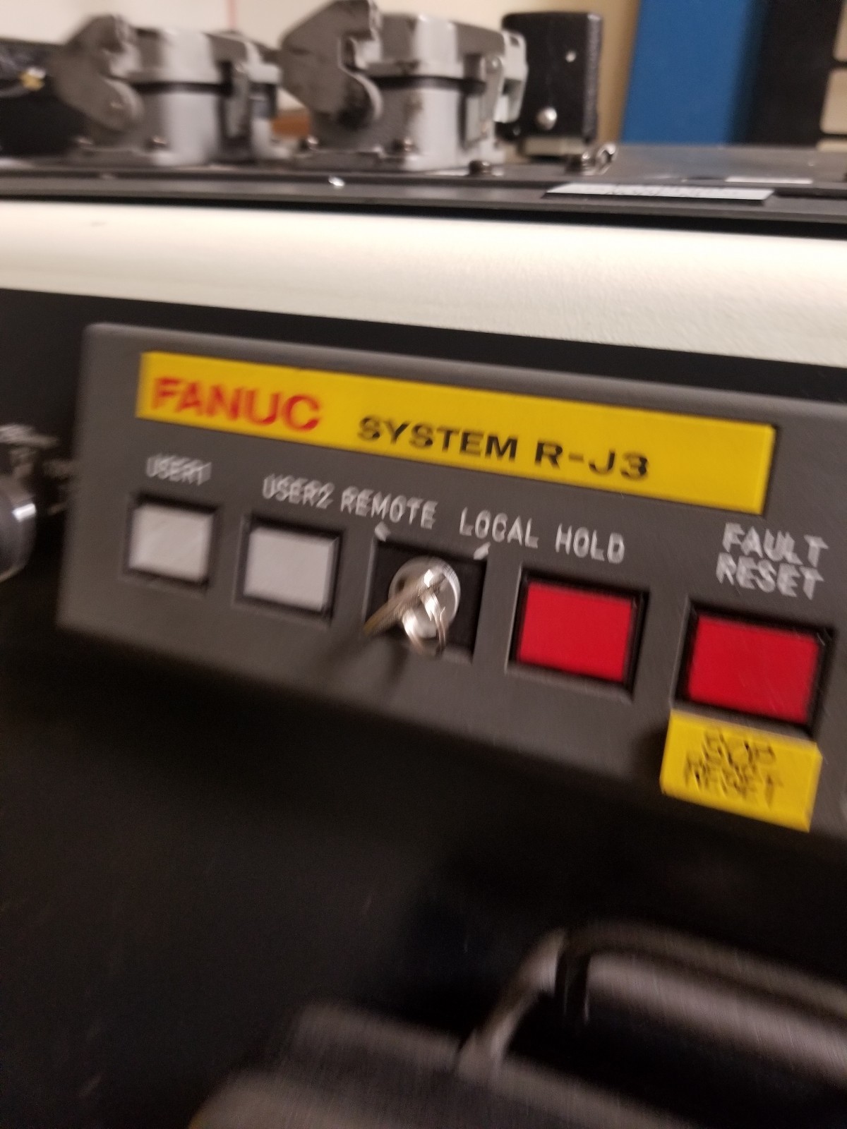 Fanuc Robot S430iW Rj3 Controller Clean Tested Complete Free loading