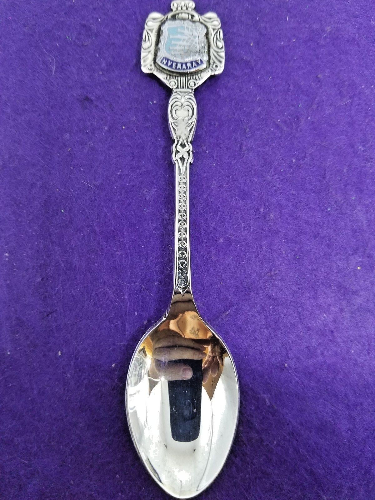 VINTAGE COLLECTOR INVERARAY FISHING CREST SILVER PLATED SOUVENIR SPOON ENGLAND