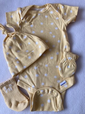 Newborn baby girl Gerber 4 pc bodysuit,hat,socks,mitts ,organic cotton