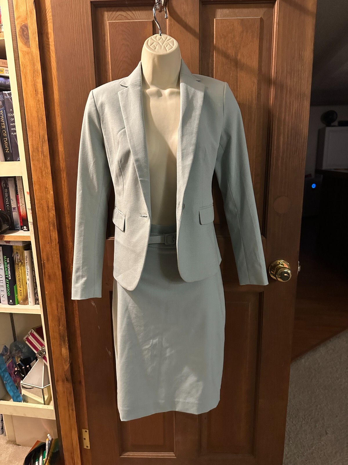 NWOT Ann Taylor Skirt Suit, 00P/2P