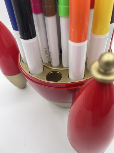 FAO Schwarz 32 Piece Color Rocket Marker Set