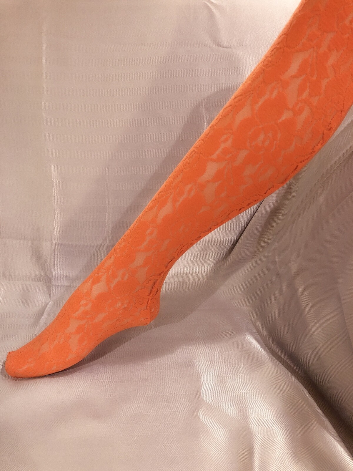 gucci ストッキング　ロゴ NWT 100% Authentic GUCCI Orange Brocade Floral pattern Lace