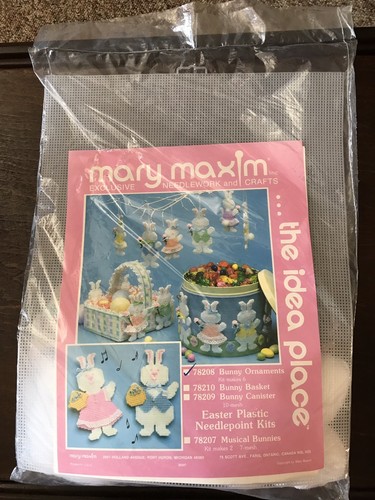 MARY MAXIM 6 EASTER BUNNY ORNAMENTS KIT PLASTIC CANVAS NEEDLEPOINT
