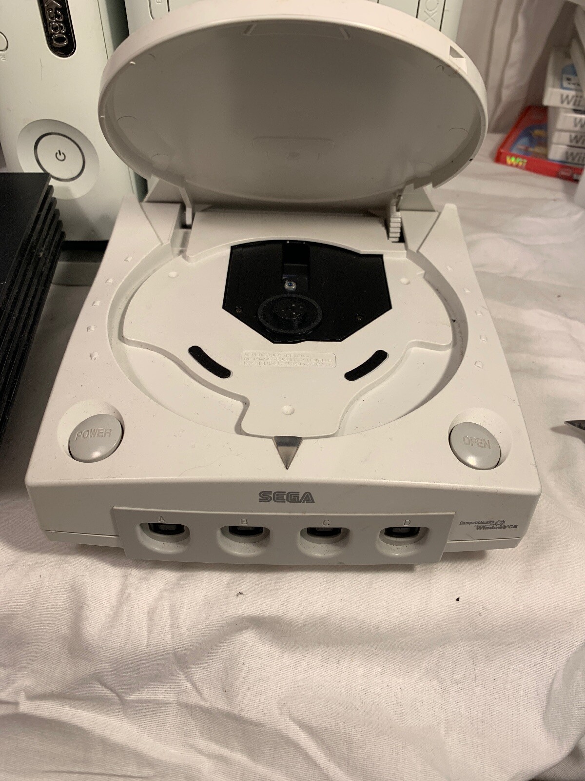 LOT OF VIDEO GAME SYSTEMS / 7PS1,2 WII,1 PS2,3 XBOX 360,1 SEGA SATURN,FOR PARTS!