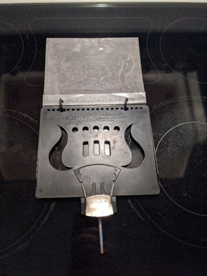 Selmer Music Holder Clip with Plasti-Folio Music Holder (5 pages). 