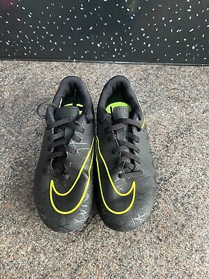 nike mercurial moulded studs