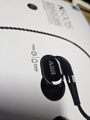 AKG N5005 Reference Class 5-driver Configuration In-Ear AKG N5005 Reference Class 5-driver Configuration In-Ear