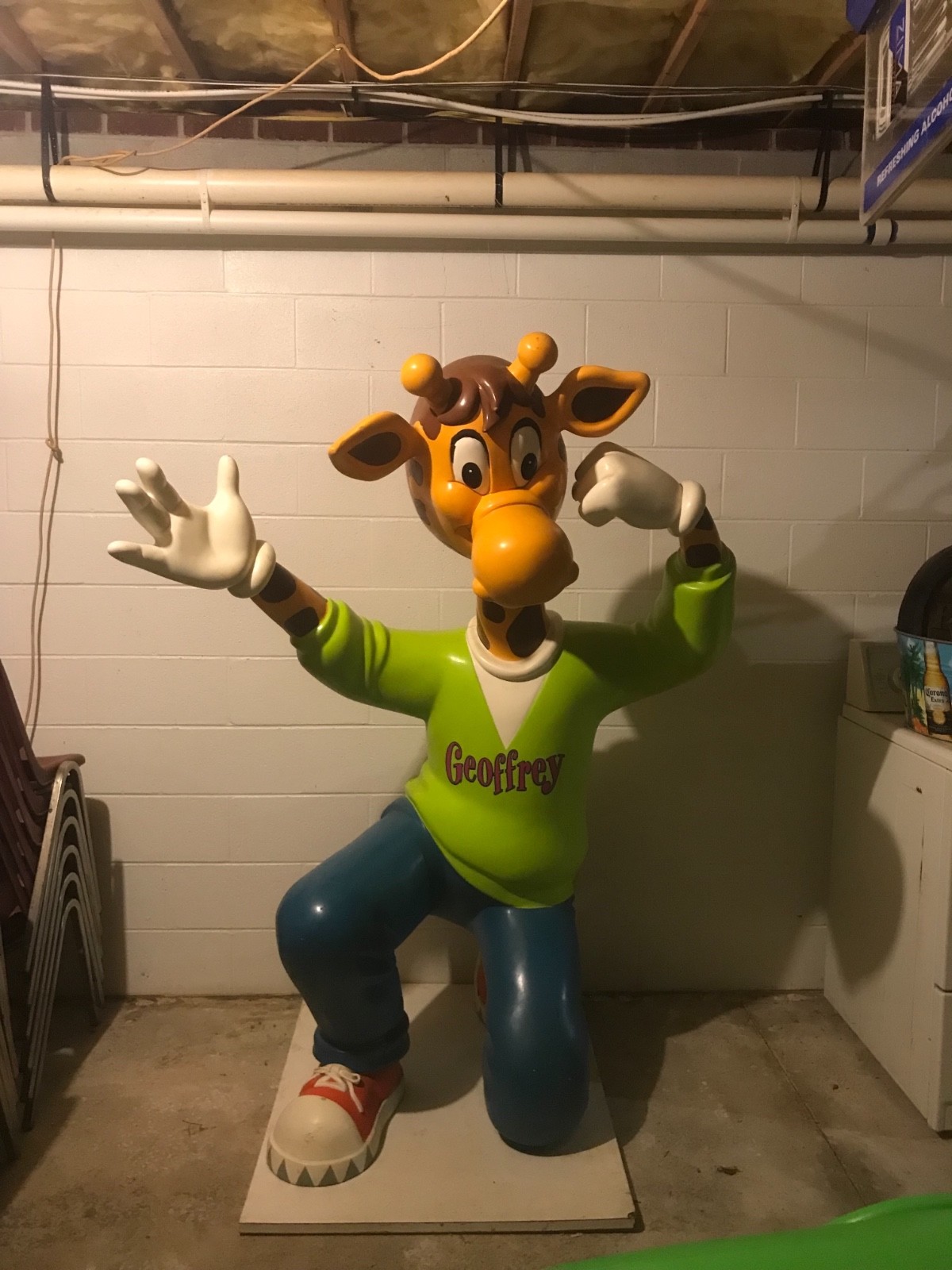 Toys R Us Geoffrey the Giraffe Statue 5’10”