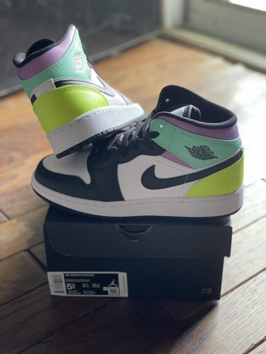 Купить Кроссовки Air Jordan 1 IN HAND /jordan 1 Mid Pastel GS /size 5.5y  Volt Green Glow Nike Air 554725/175 в интернет-магазине с Ebay с доставкой  из США, низкие цены | Nazya.com