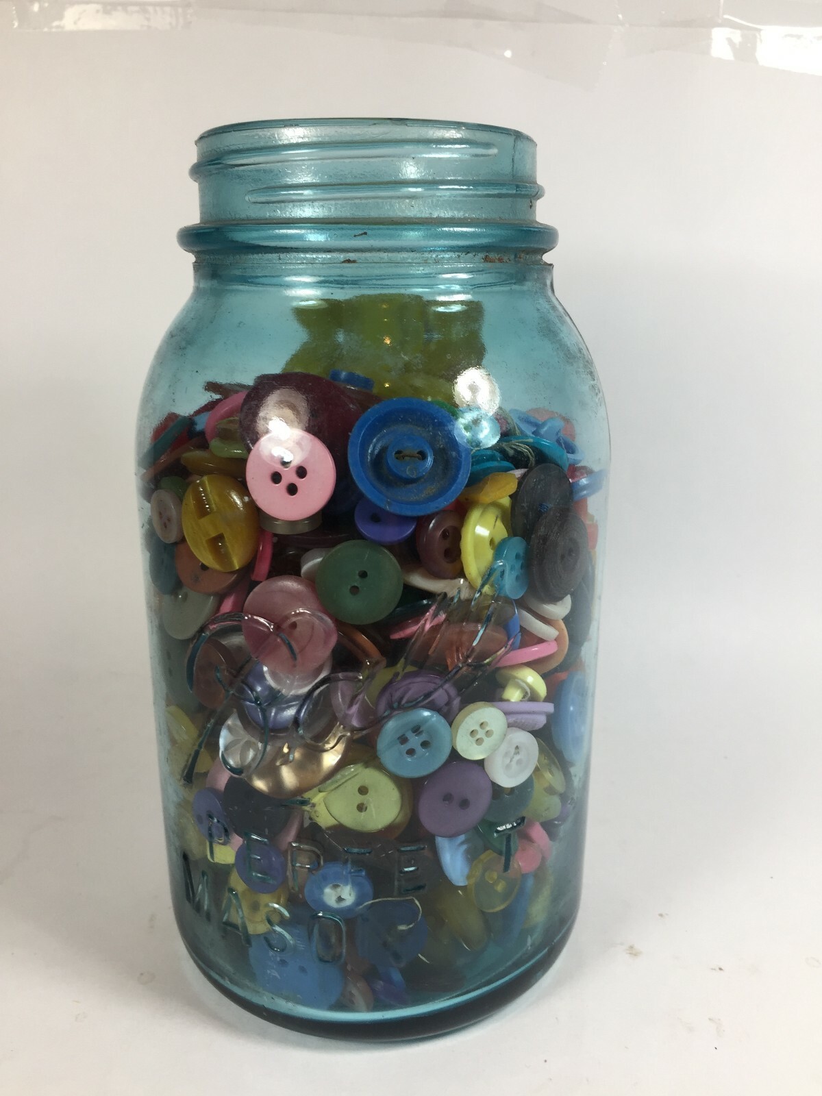 1 Lb/1Oz. (49 grams)Vintage Celluloid, Bakelite, Lucite Buttons Pastel colors