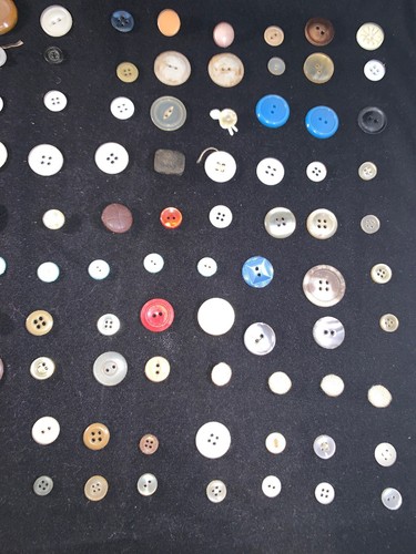Mixed Lot Of 186 Vintage Sewing Buttons & 2 Thimbles