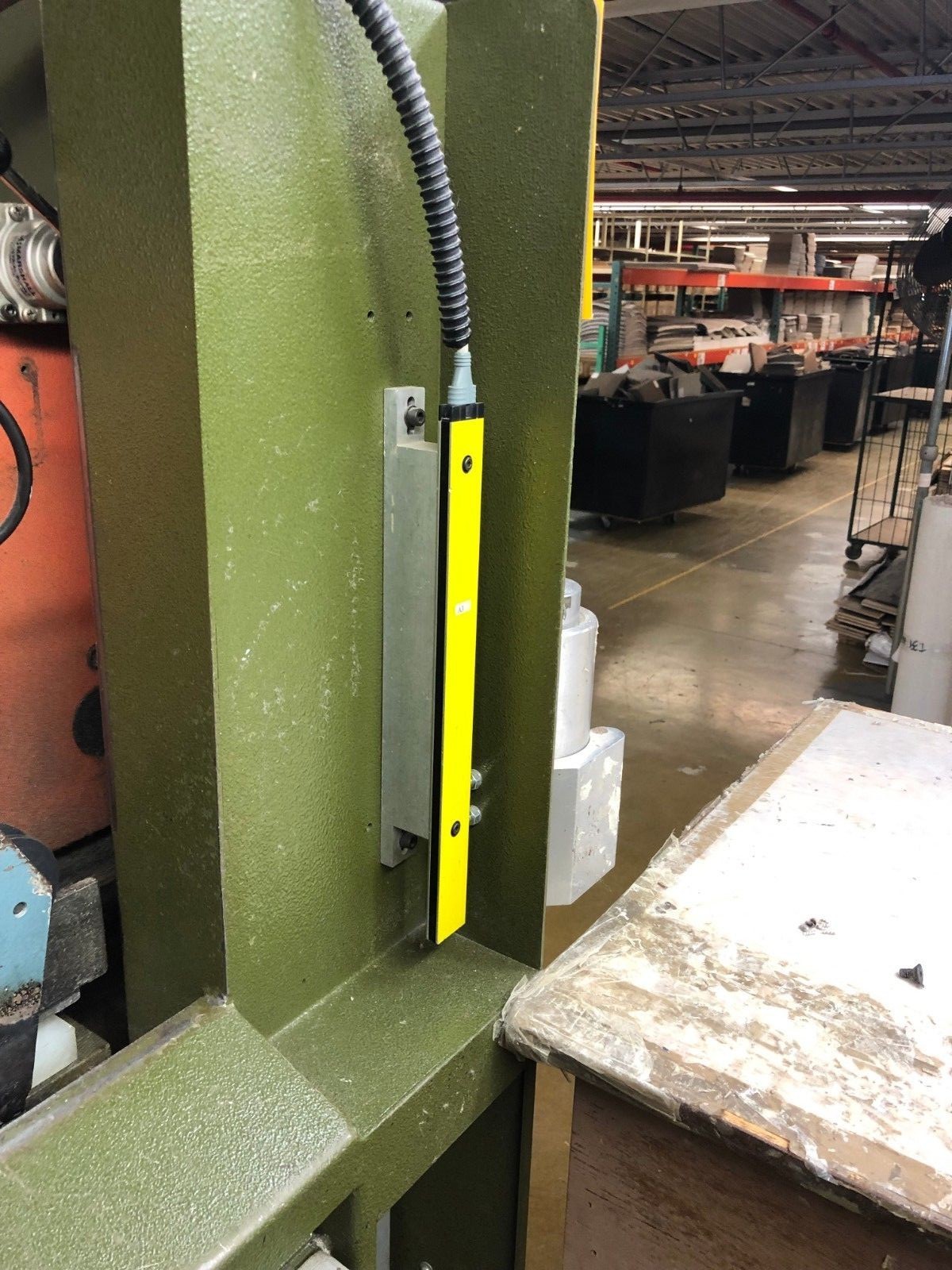 Atom clicker beam press