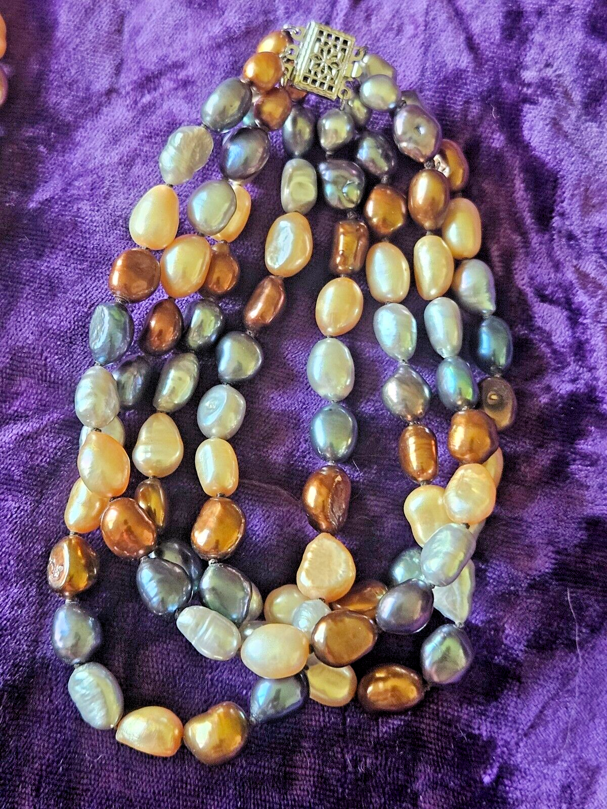 ZALES 4 STRAND MULTI-COLORED PEARLS NECKLACE AND BRACELET SET W/BOX  NICE LOOK