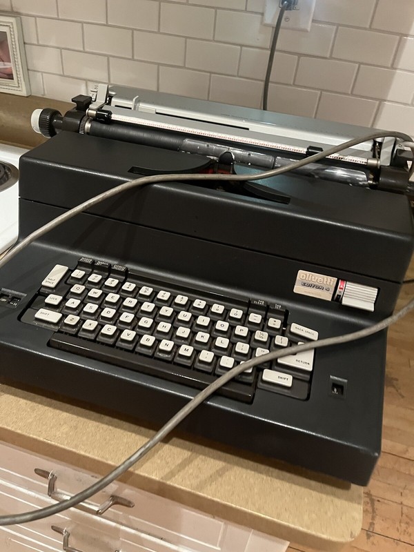 1972 Olivetti Editor 4 on the Typewriter Database