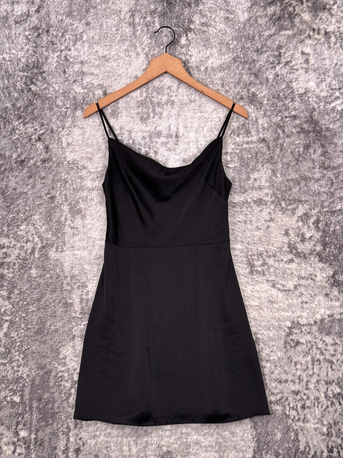 Aritzia黒 サテン ノースリーブ ミニワンピース 091 Satinette Squareneck Mini Dress | Aritzia US