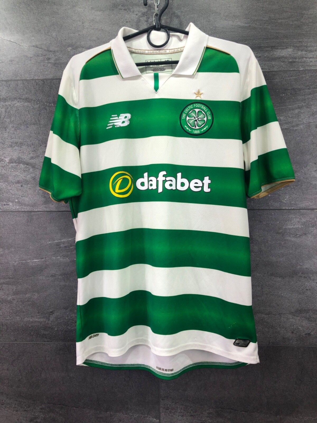 ウェア GLASGOW CELTIC SOCCER UNIFORM s-l1200.jpg