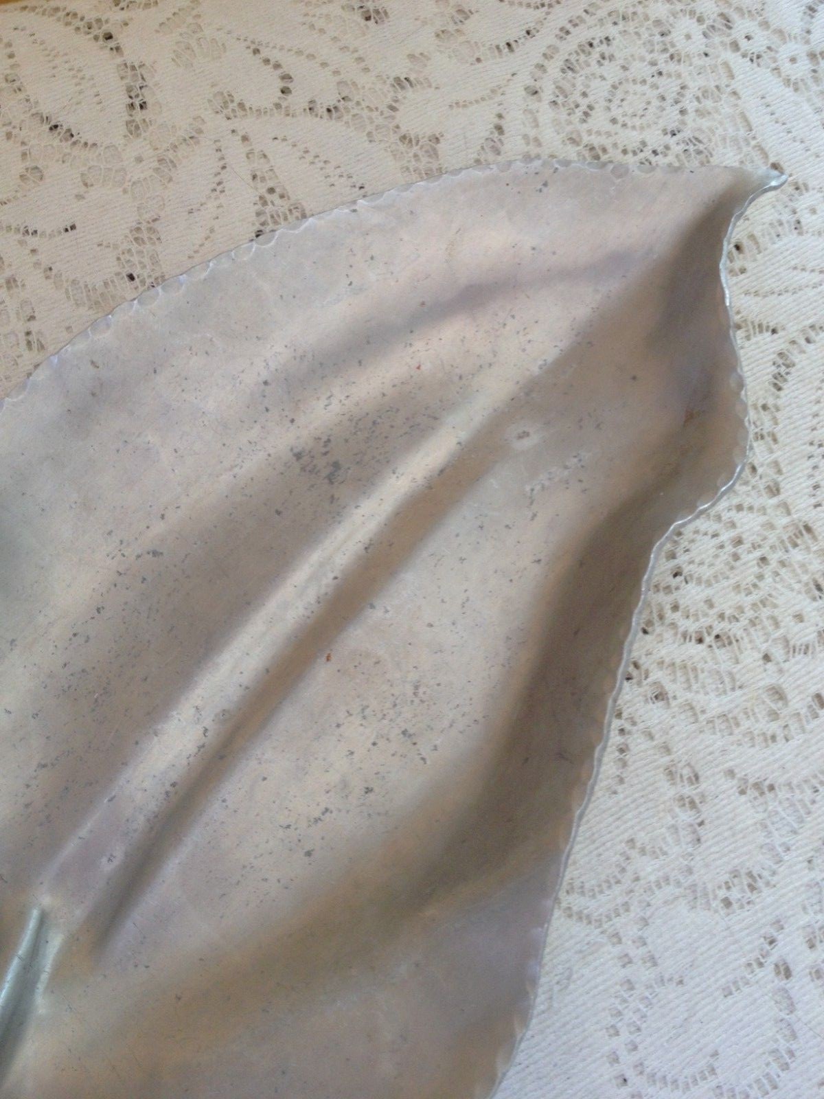 Vintage METAL DISH EVERLAST Bread Platter Leaf Shape 15