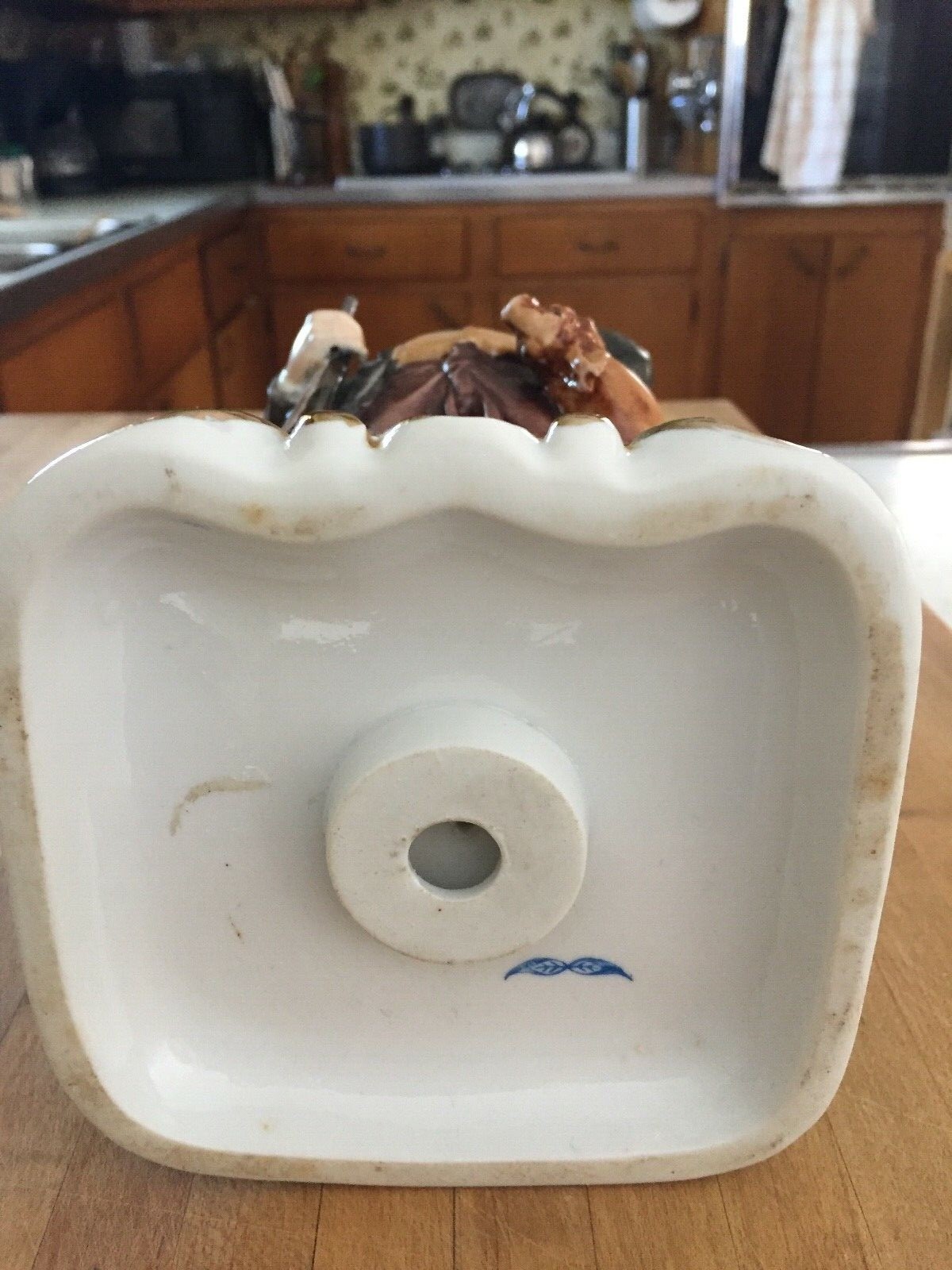 Vintage Porcelain Figurines - Lipper and Mann's Hunter w/ Dog and Homco's Lady/B