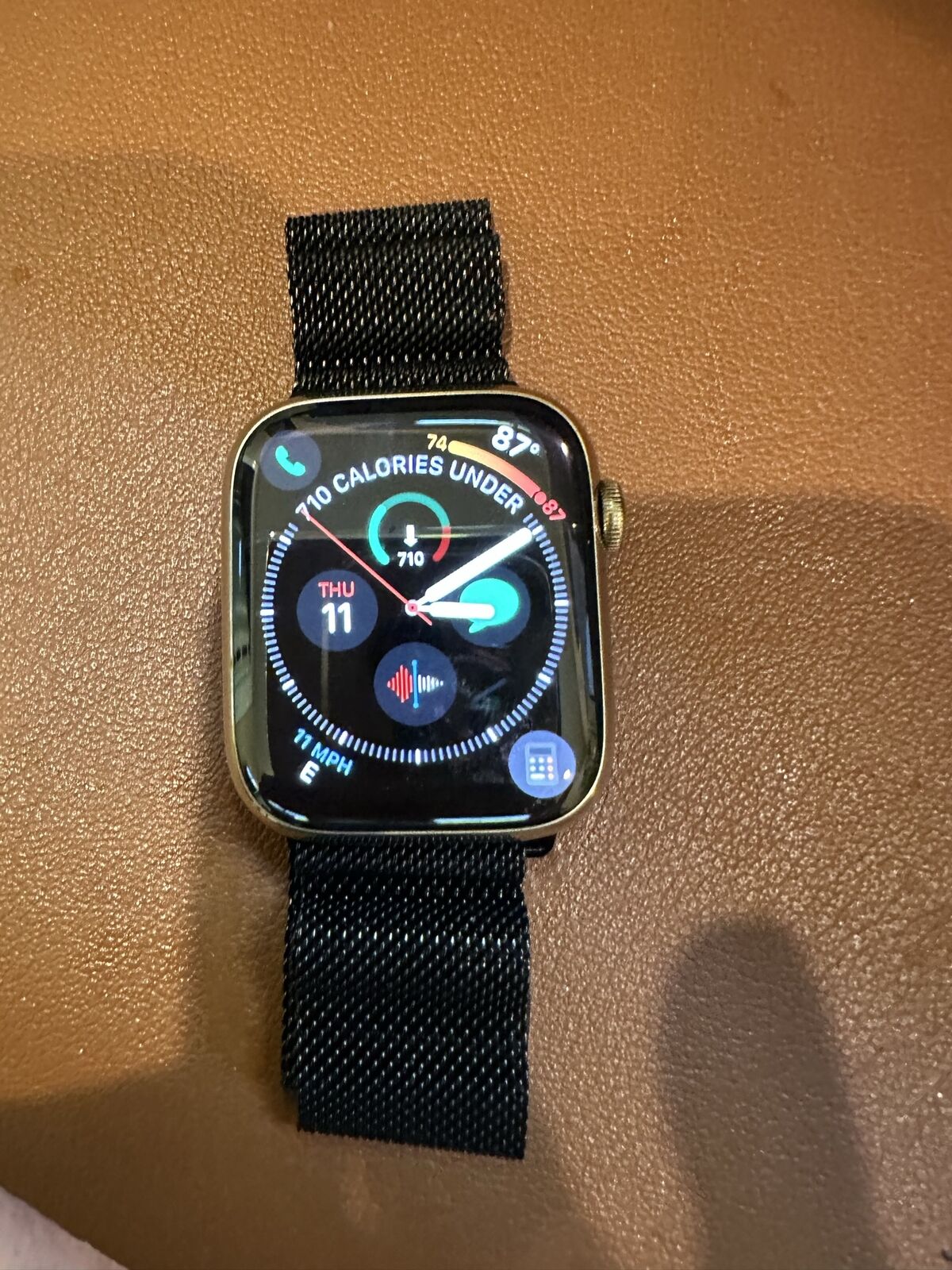 Apple Watch Series 8 (GPS+LTE) 45mm Stainless Steel Case w Apple Watch Series 8 (GPS+LTE) 45mm Stainless Steel Case w