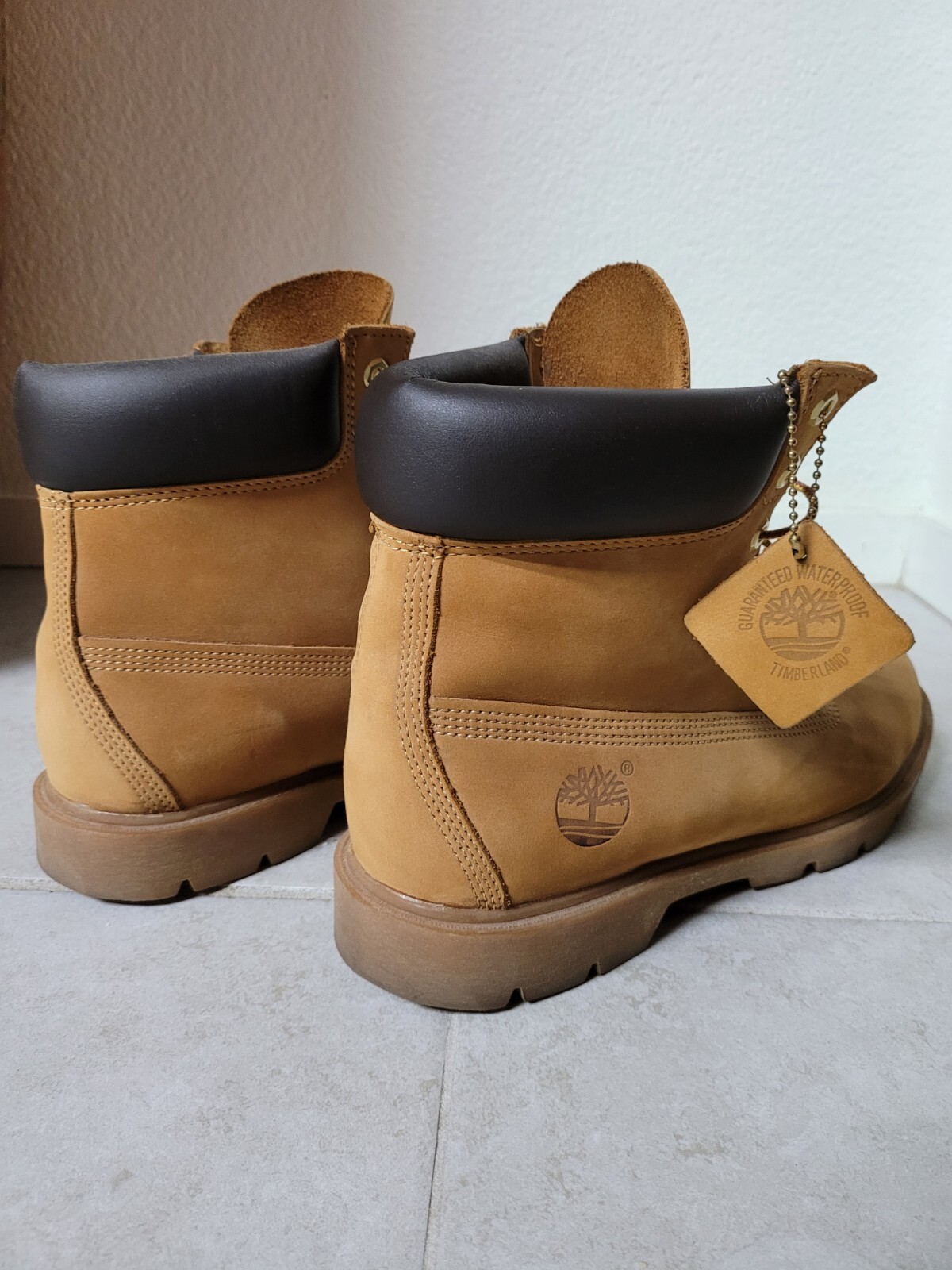 Ботинки Timberland Boots Men s Size 9.5 Mens Classic Wheat Style 18094 w/restoration  kit: купить с доставкой из США, цена 6 484 руб - (265712930916)