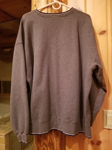 Pre-0wned XL Warner Bros. Sweatshirt in Grey. It's big, comfy and warm! Fun!