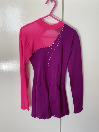Eiskunstlaufkleid Pink Lila Mit Schleife Auf Dem Rücken