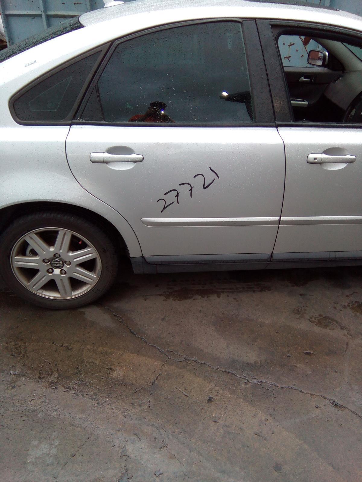 VOLVO S40 M SERIES 03/2004-08/2012 LEFT FRONT DOOR - thumbnail 9