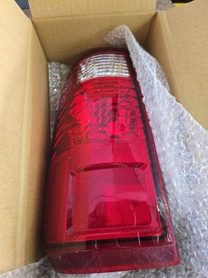 Used Left Tail Light Assembly fits: FORD F250 SD PICKUP 08-16