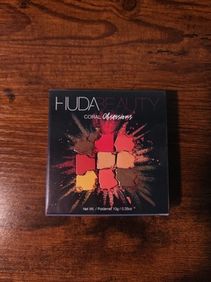 Huda Beauty Coral Obsessions Eyeshadow Palette