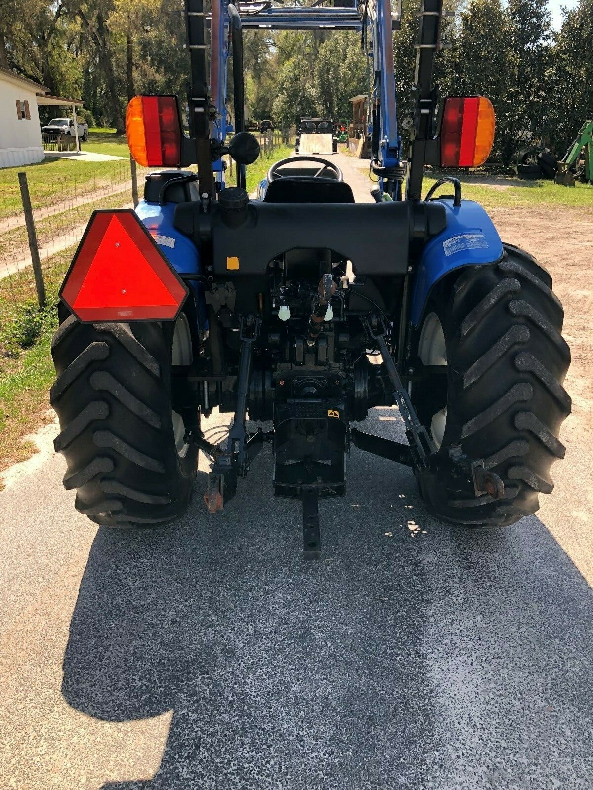 New Holland tn70a 4x4 tractor loader 900 hours