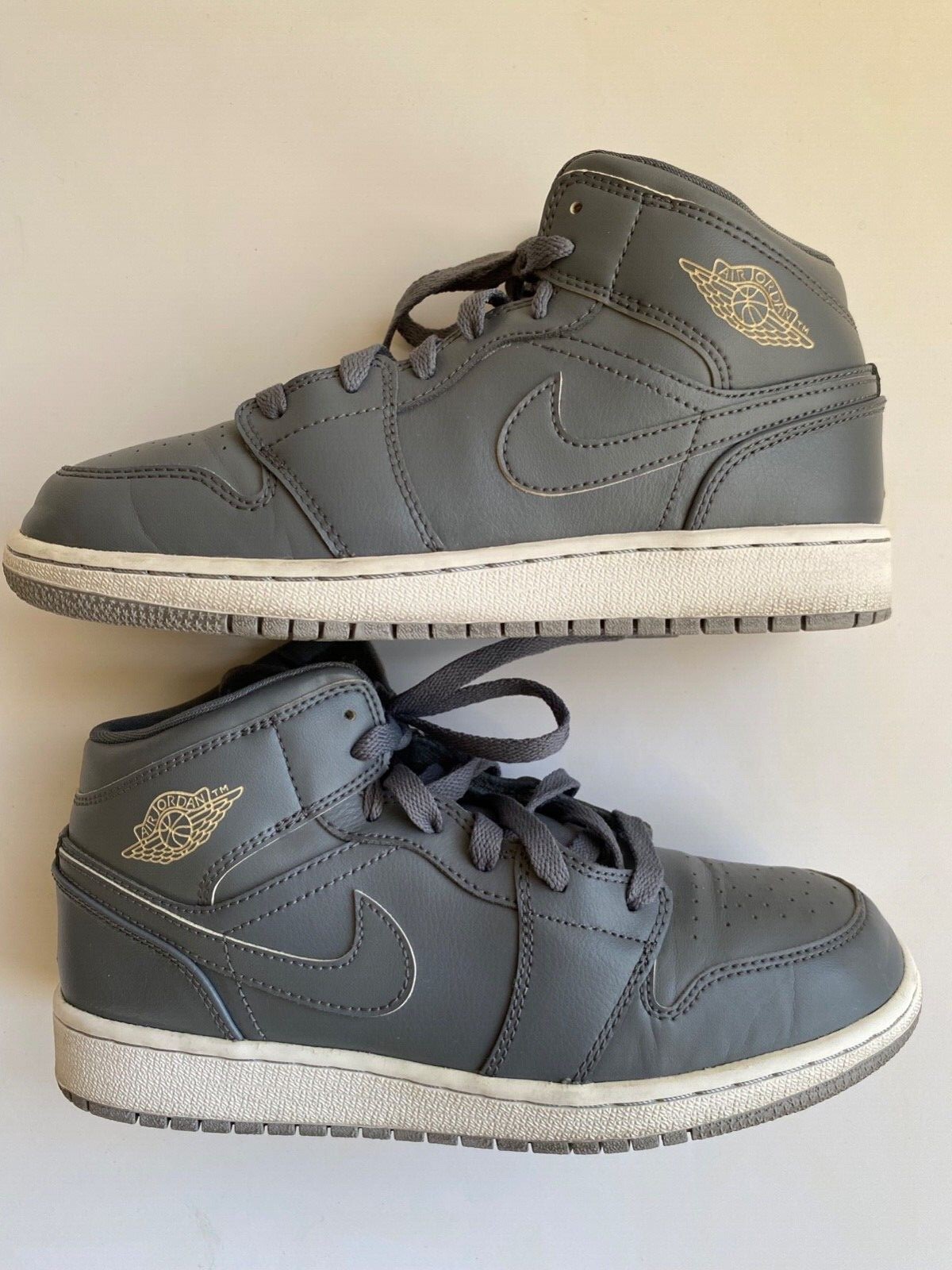 靴 NIKE AIR JORDAN 1 RETRO MID \"COOL GREY\" Jordan 1 Retro Mid Cool Grey Men's - 554724-014 - US