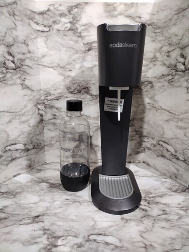 Soda Stream Genesis G100 Soda Sparkling Water Maker one bottle and co2