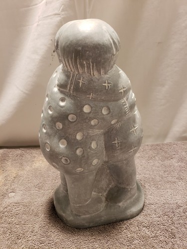 Isabel Bloom *Medium Hugs* Hugging 9 1/2