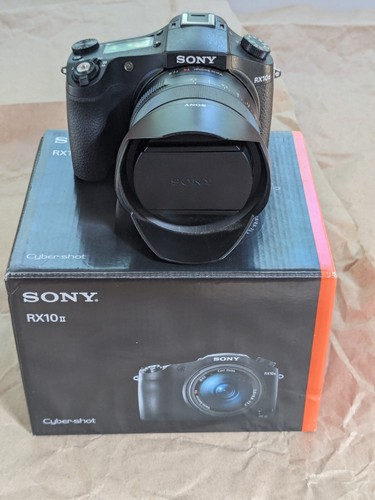 SONY DSC−RX10M2 Sony Cyber-shot DSC-RX10 II 20.2MP DSC-RX10M2 Digital Camera