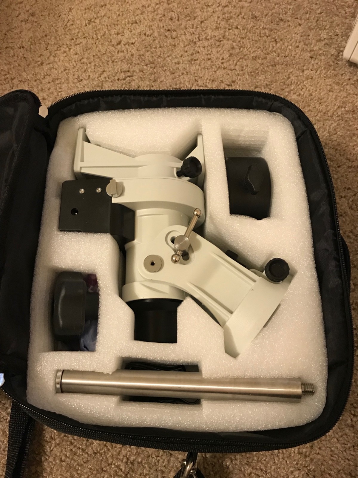 iOptron 3500 SkyGuider tracking mount with tripod