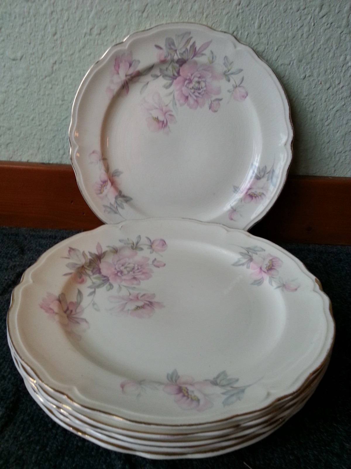 Vintage Edwin Knowles China Dinner Plates Pink Floral  Semi Vitreous, collectib