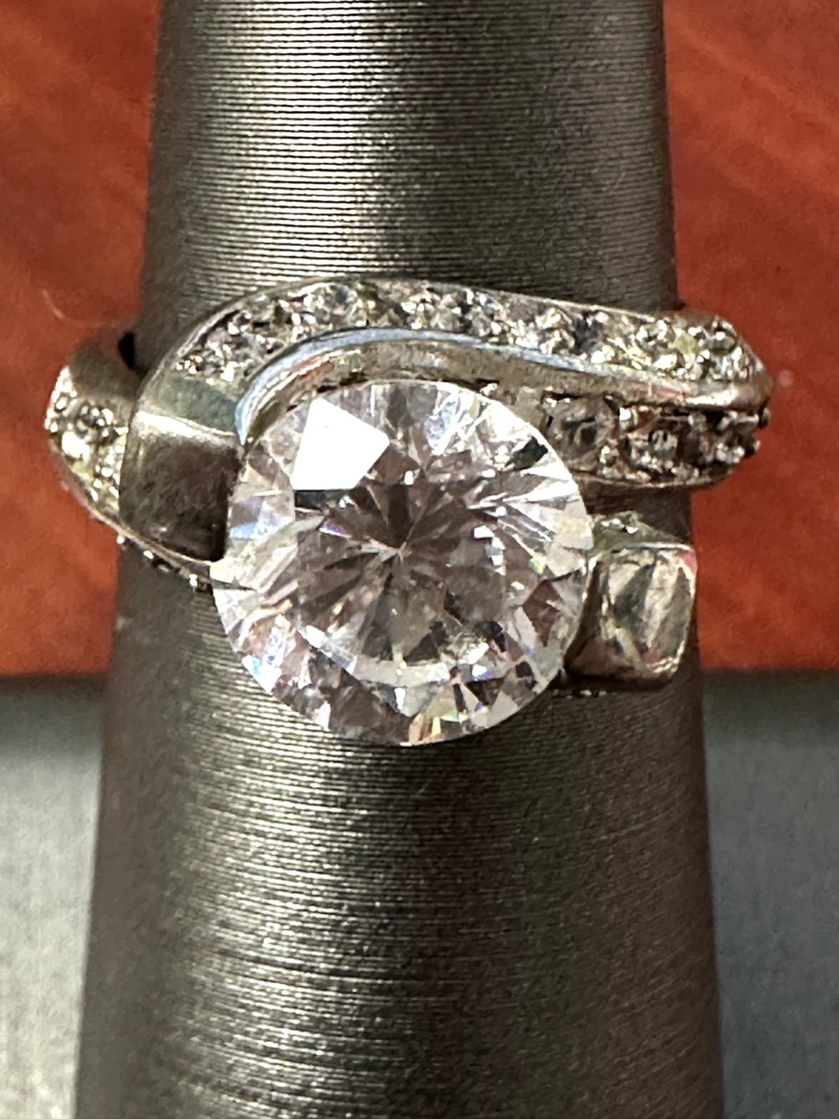 Stunning Woman's Cubic Zirconia Cluster Cocktail Ring Size 9 5.54 Grams