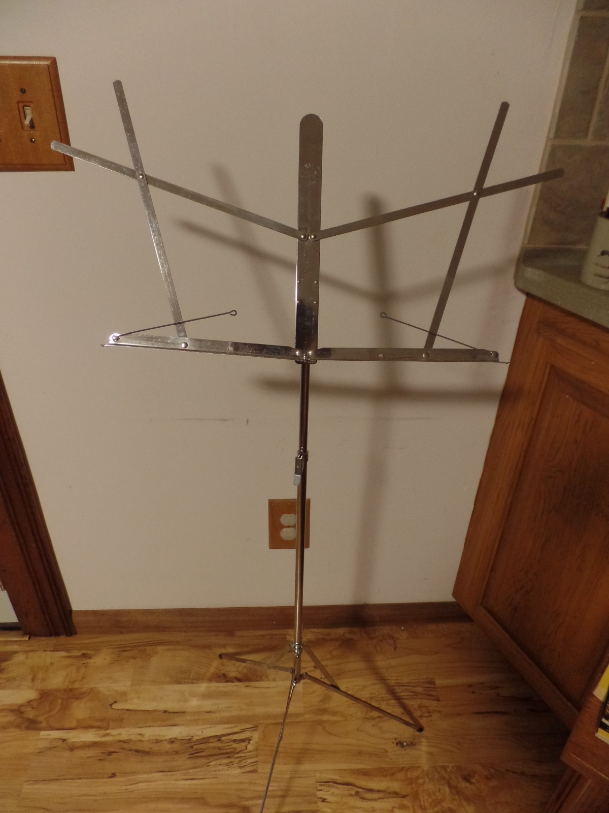 Hamilton brand FOLDING MUSICAL STAND portable Model No. 400 N Chrome Plated