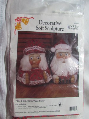 New Vtg Hobby Kraft  Mr. & Mrs. Santa Decorative Soft Sculpture Kit 9273