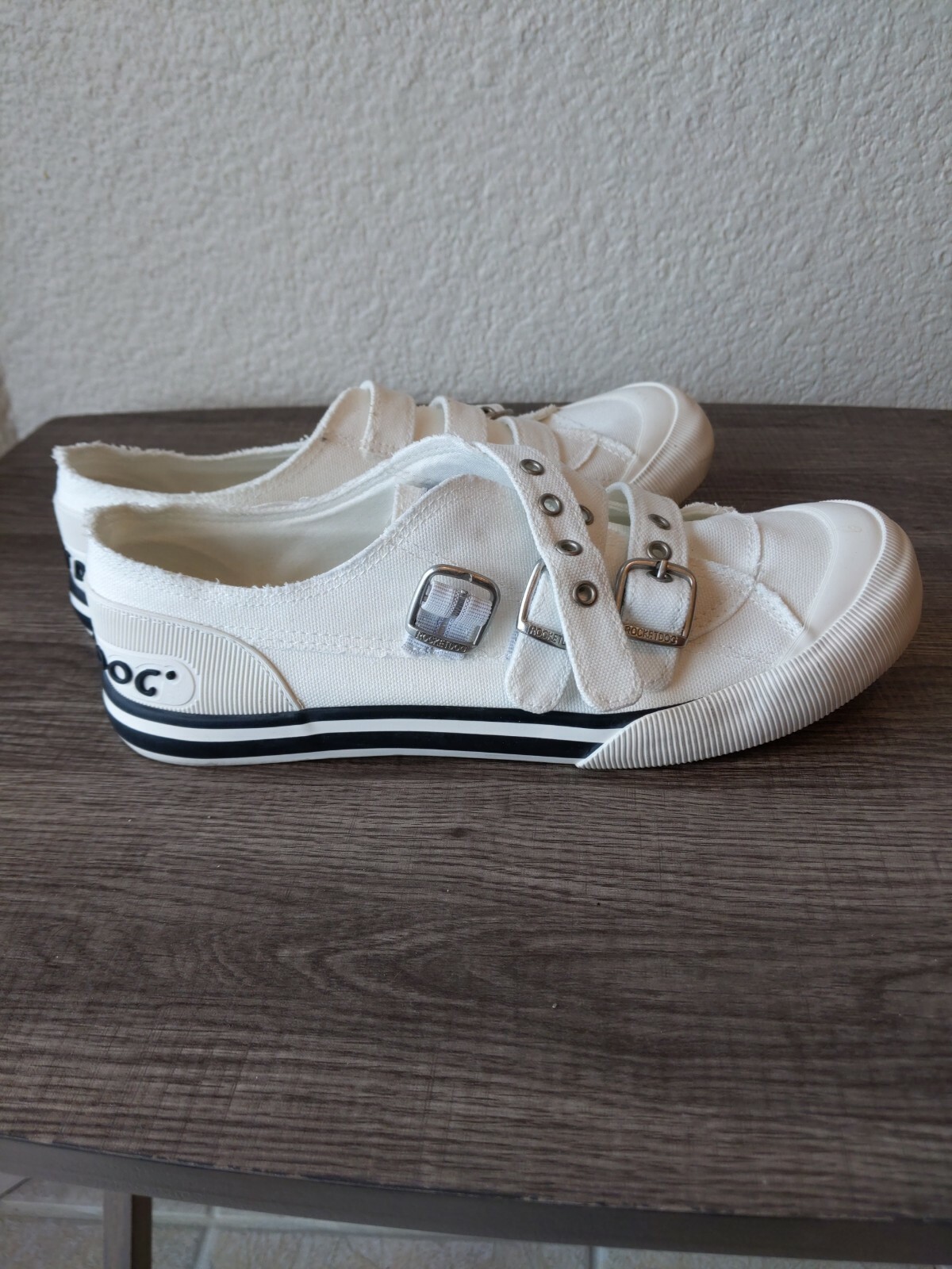 rocket dog canvas sneakers